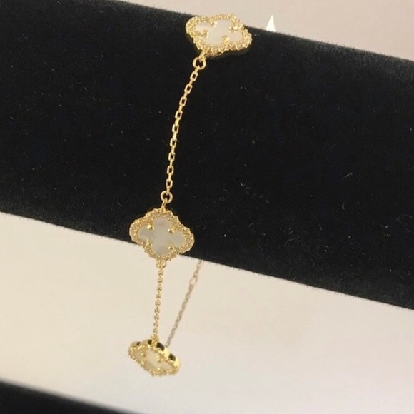 18k Mother of Pearl Bracelet - Picture 9 of 10